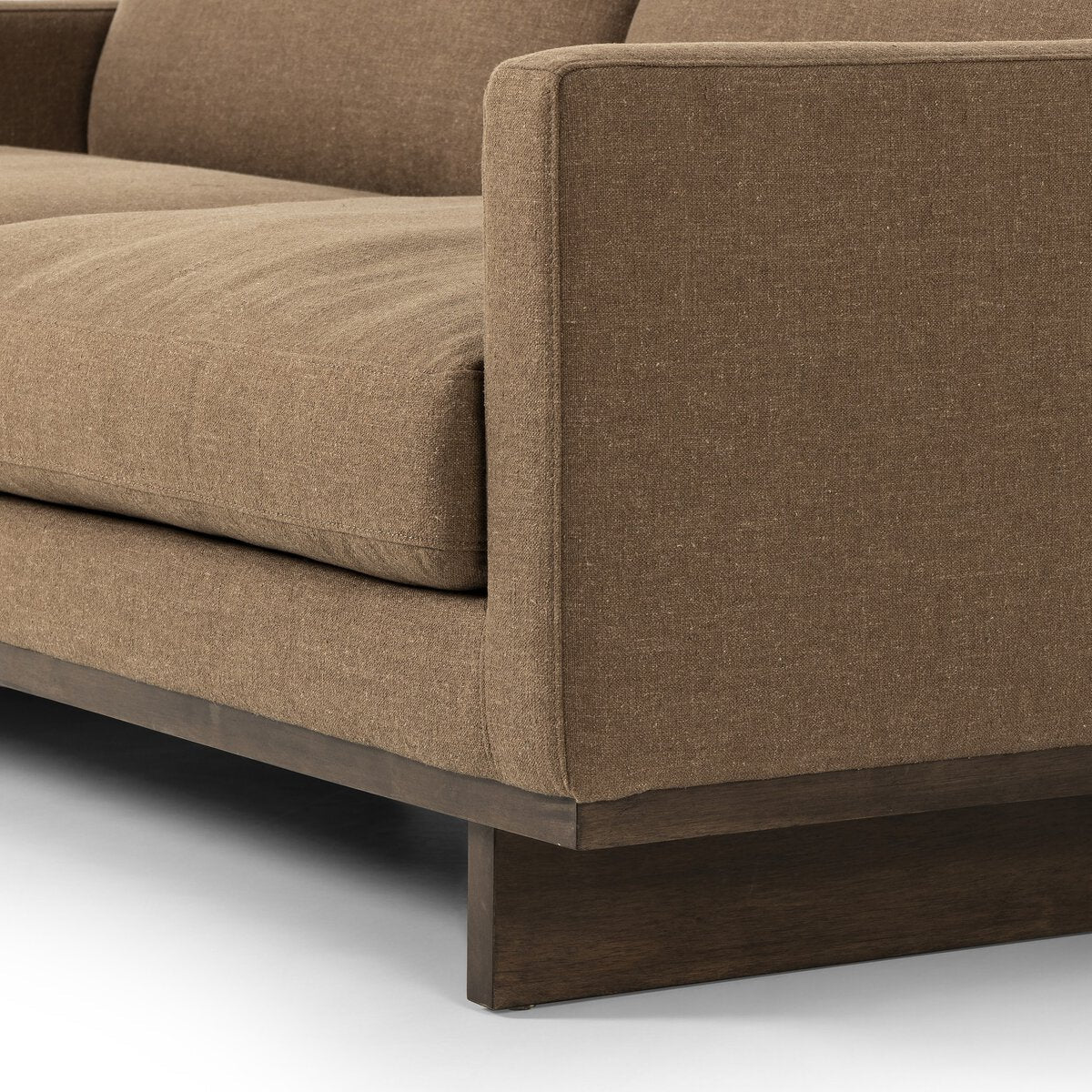Everly Sofa - detail view 16