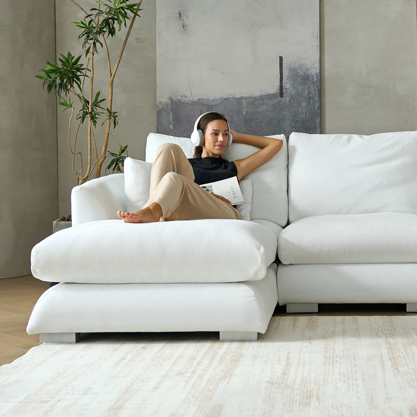 Feathers Sectional - detail view 186