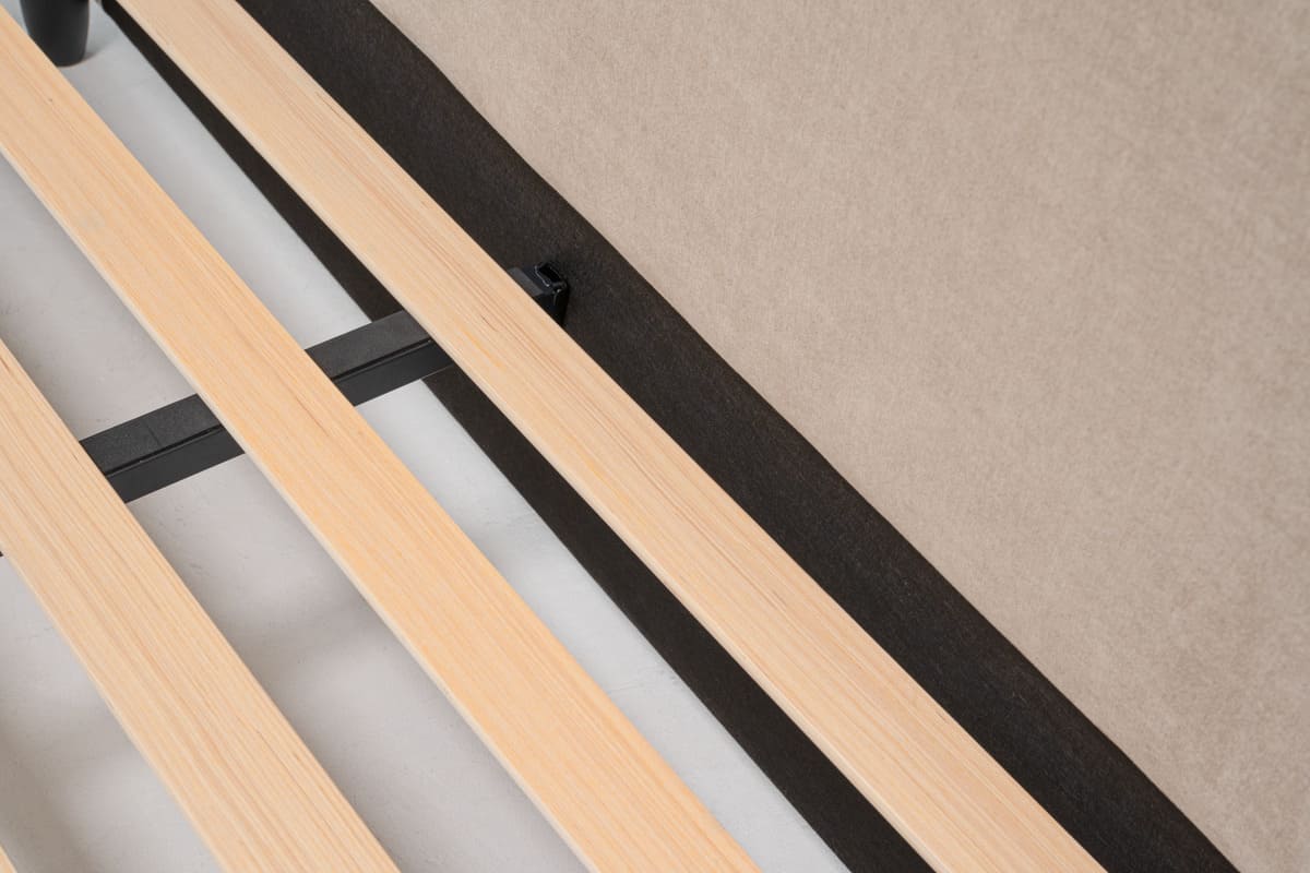 Ivery Bed - Round Headboard - detail view 22