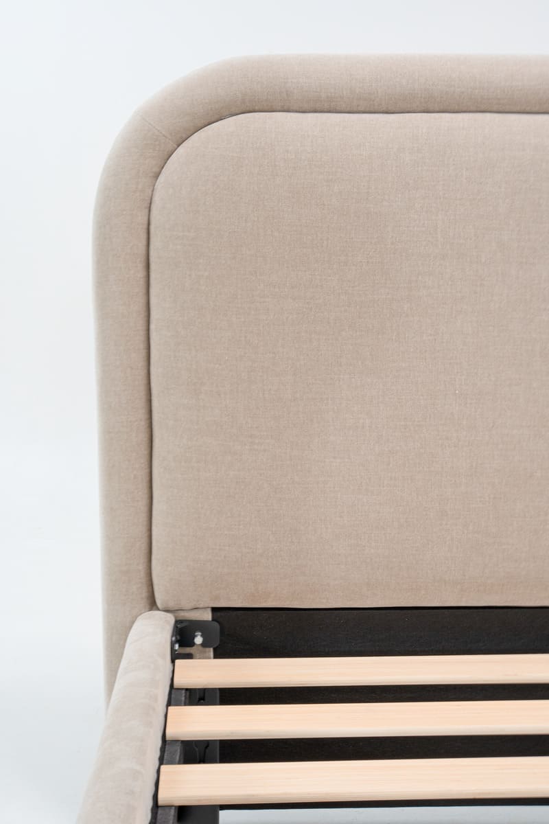 Ivery Bed - Round Headboard - detail view 16